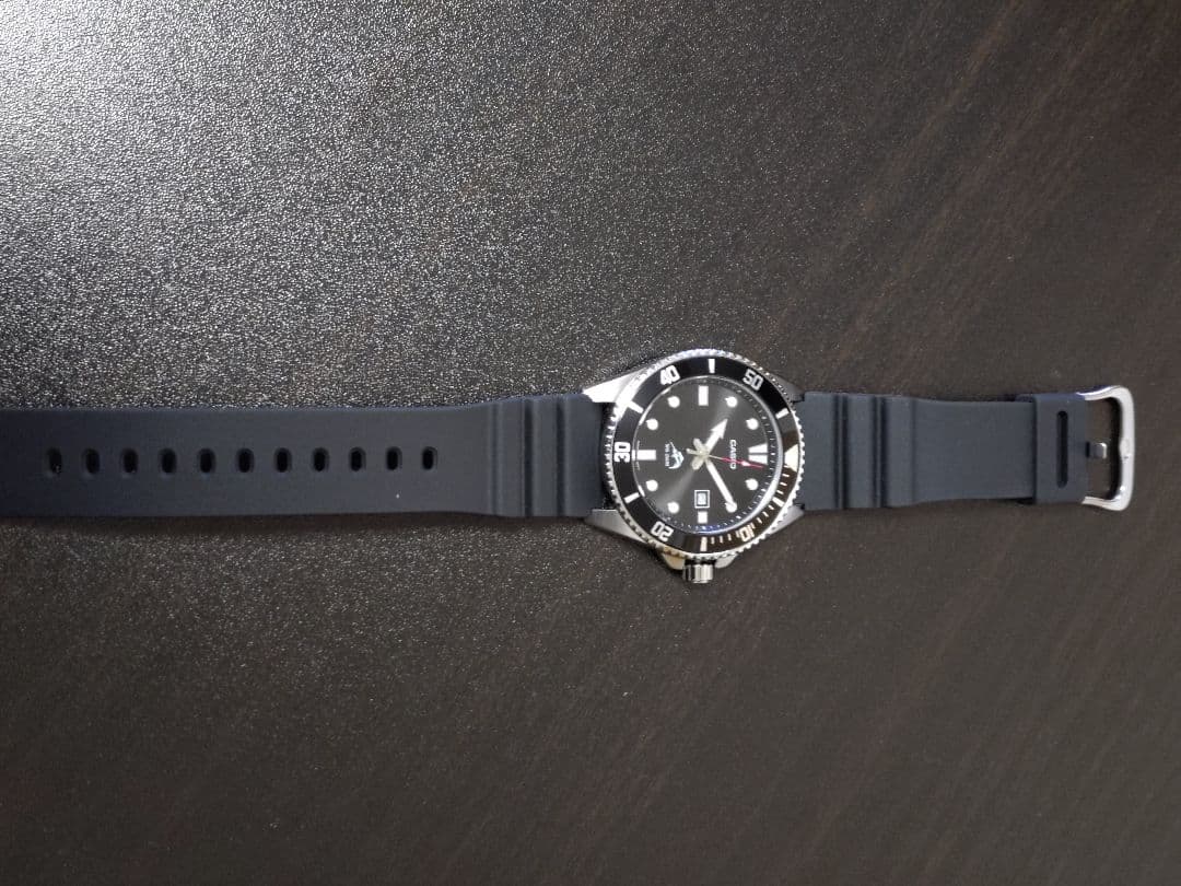 CASIO　ダイバーズウオッチ　MDV-106 ブラック　実質新品