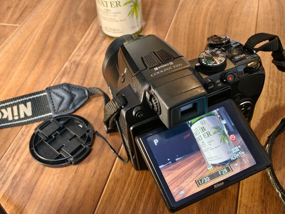 Nikon S800c（美品）＋ P100（26倍ズーム）／動作良好・充電器付き