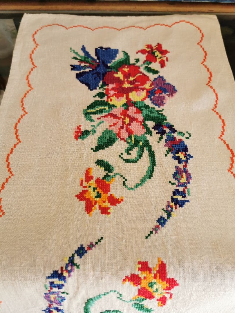 アンティーク  薔薇と菫と百合ブルーリボンの花束 手刺繍リネンクロス