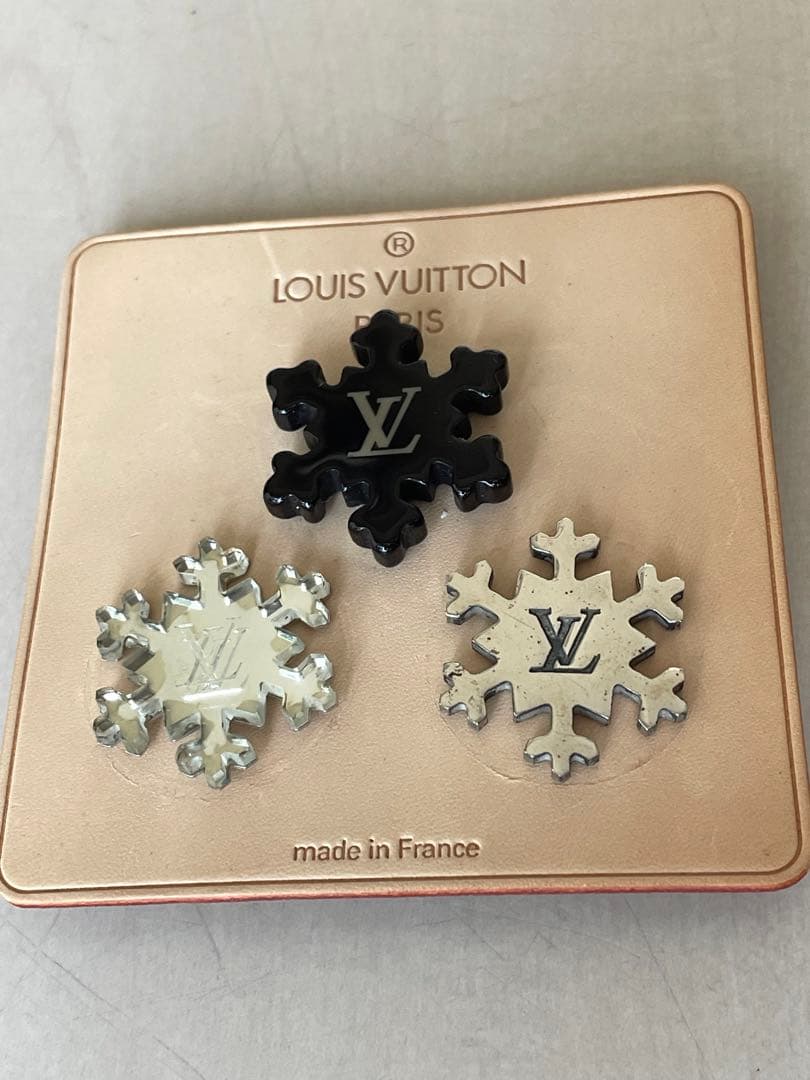 Louis Vuitton 雪の結晶ブローチ ピンバッジ