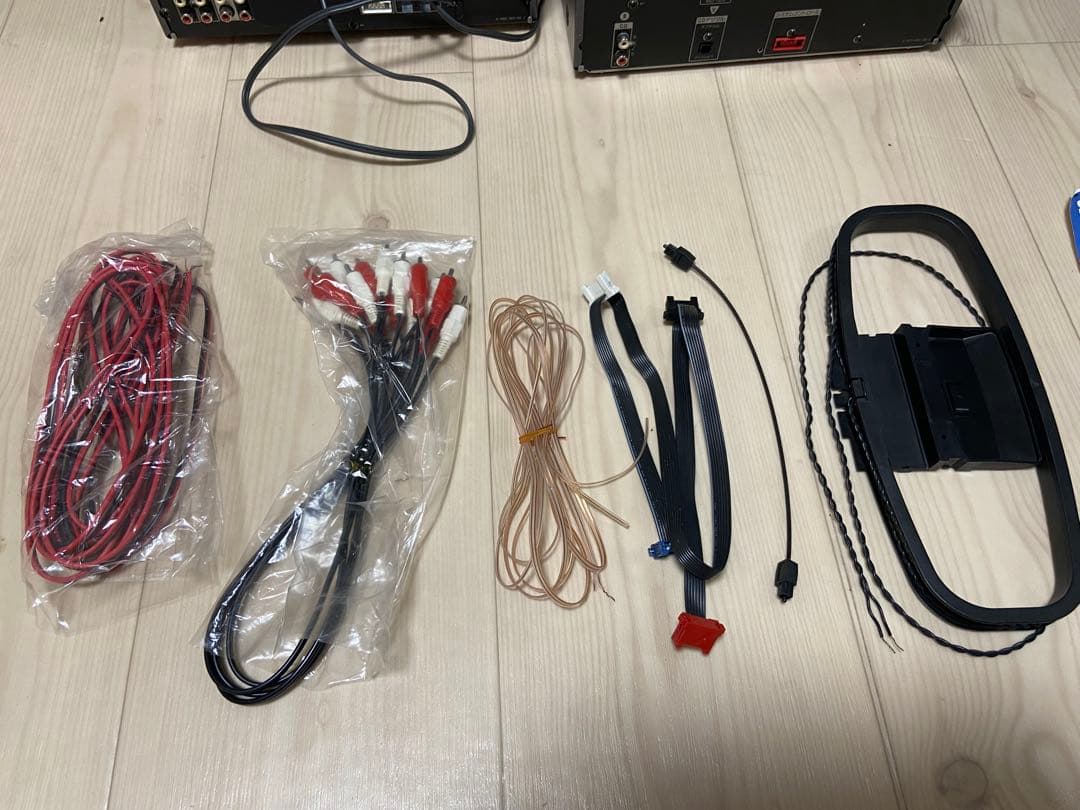 ①SONY MDコンポ　DHC-MD77 ジャンク品 ②スピーカーあります