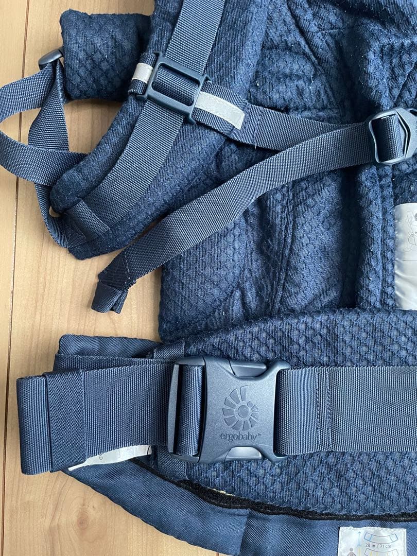 ergobaby ベビーキャリア　OMNI Breeze ネイビー
