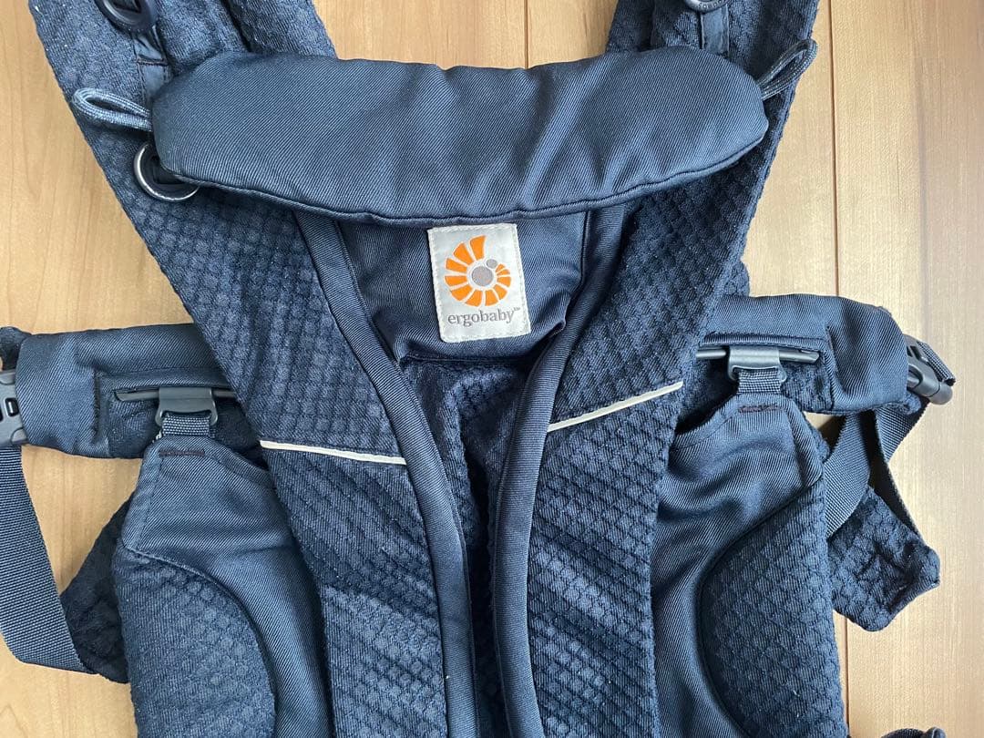 ergobaby ベビーキャリア　OMNI Breeze ネイビー