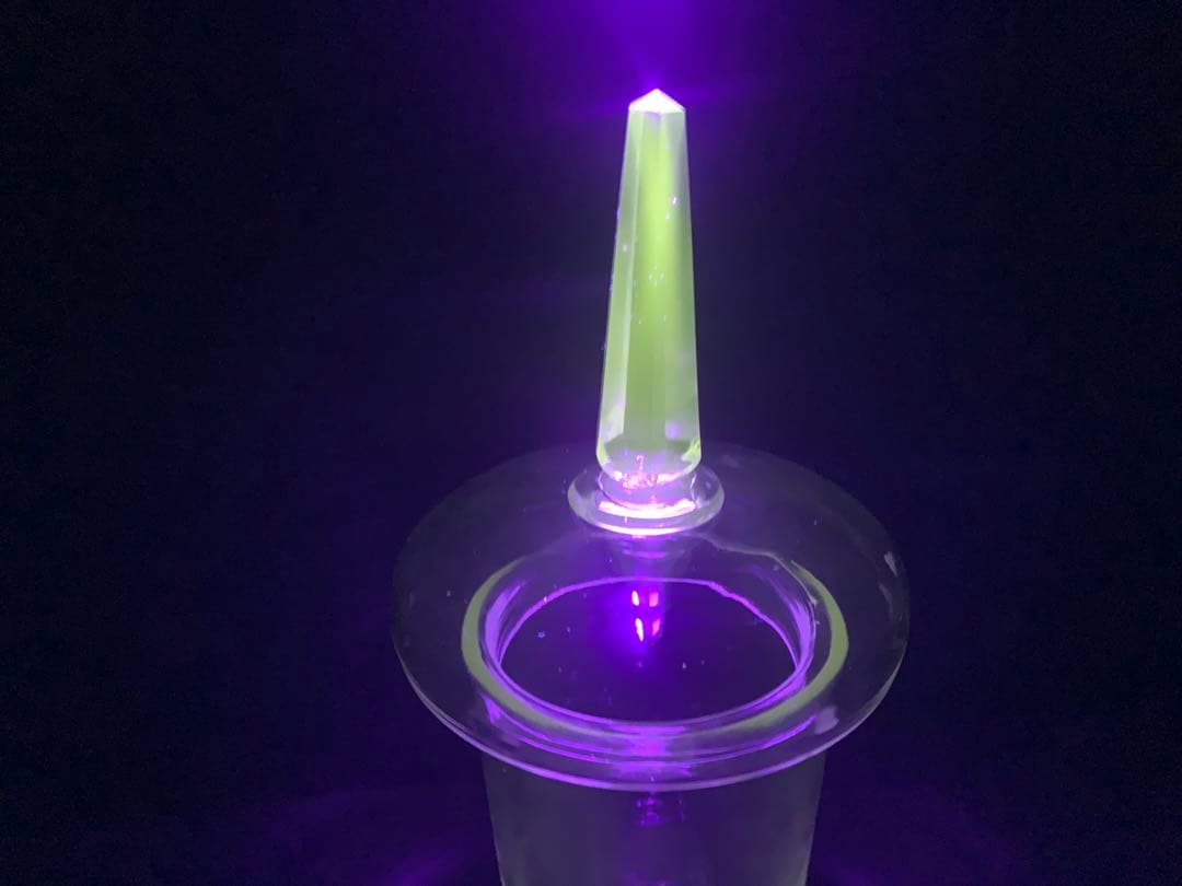 剣先 蓋付 ガラス瓶 ウランガラス 戦前 駄菓子瓶 気泡硝子 脚付 キャニスター