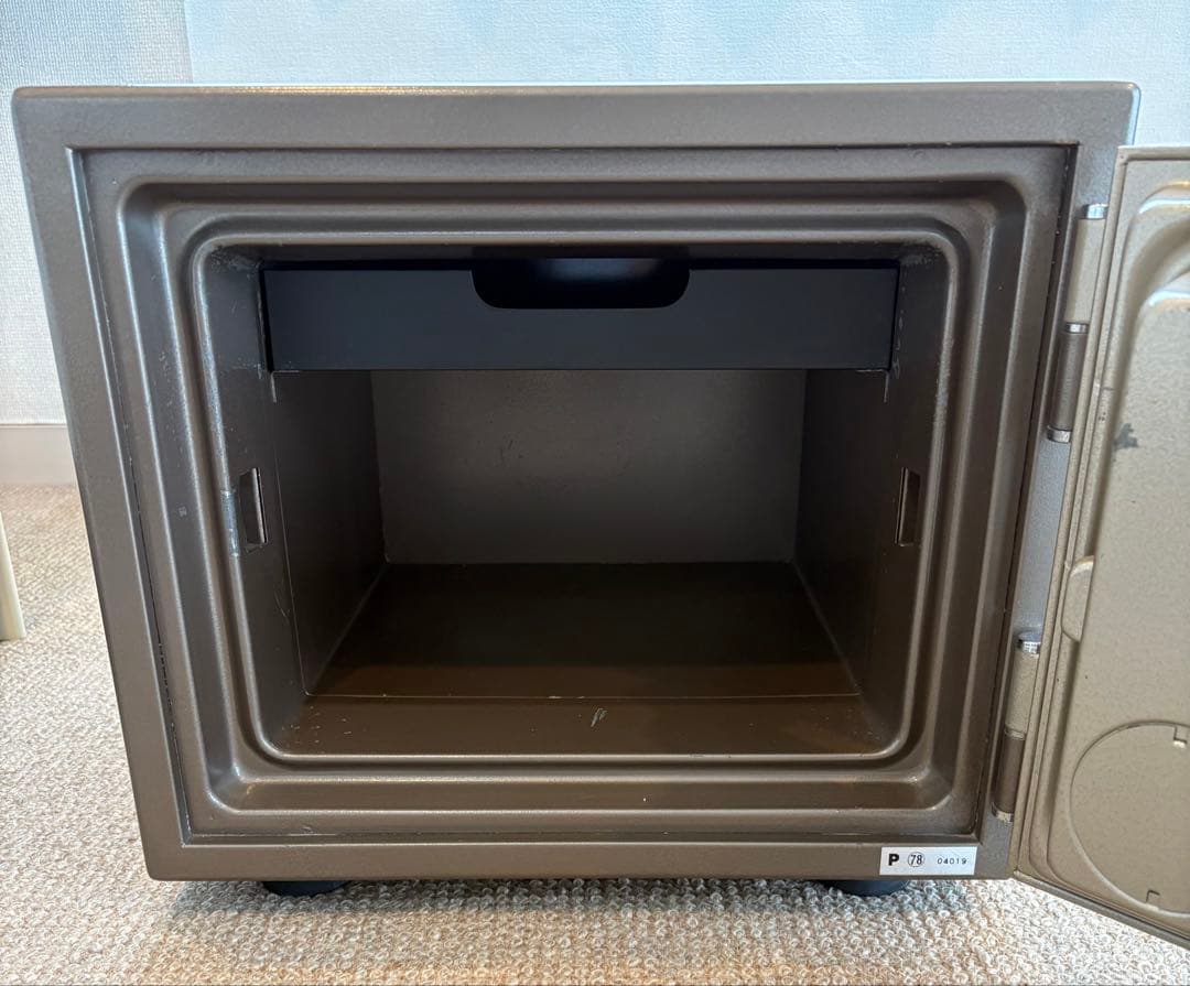 ⭐️金庫⭐️Matsuzakaya⭐️シルバー⭐️匿名配送・たのめる便で安心⭐️お手入れ済