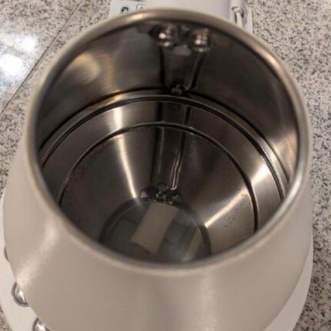 De'Longhi デロンギ ホワイト 電気ケトル