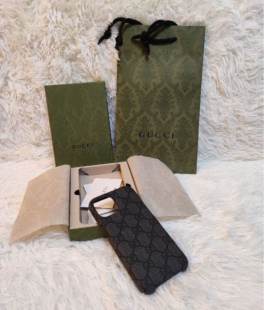 新品 GUCCI iPhone 15 ケース オフィディア アイフォンケース