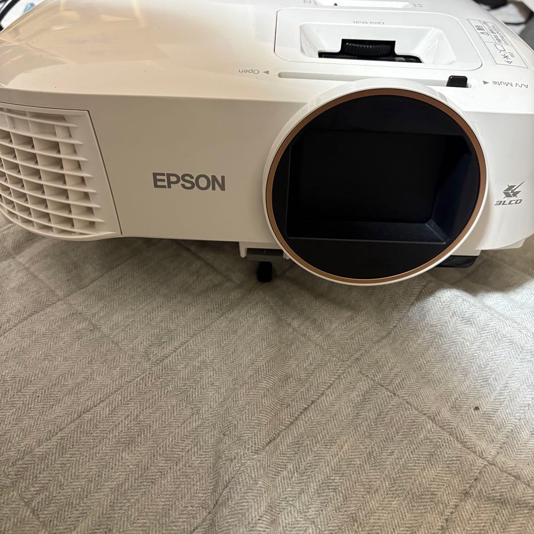 【美品】エプソン　ホームプロジェクター EH-TW5825