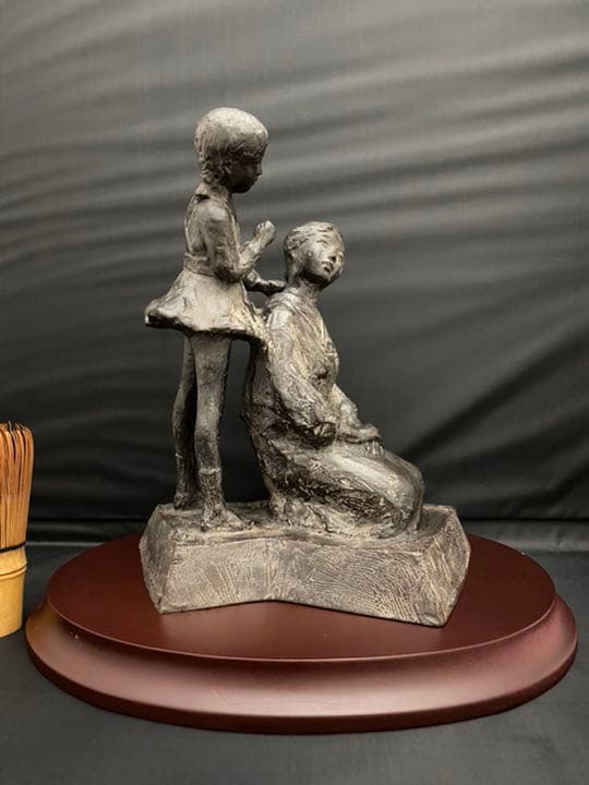 ブロンズ 肩叩き　銅製 彫刻 置物 台付　作家物　開運 骨董 美術 アンティーク