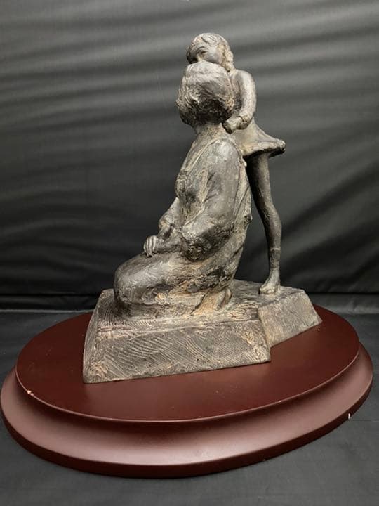 ブロンズ 肩叩き　銅製 彫刻 置物 台付　作家物　開運 骨董 美術 アンティーク