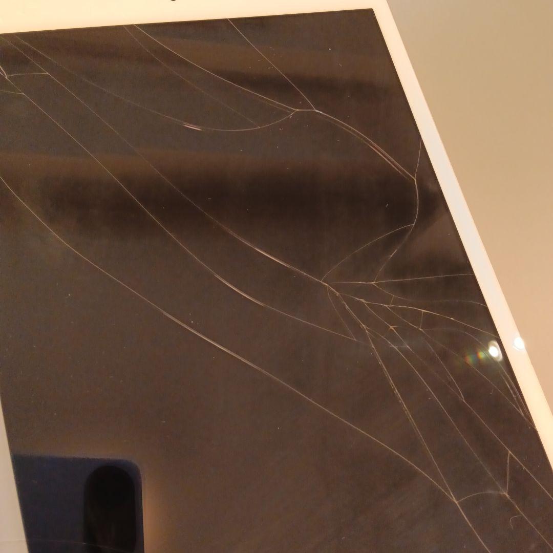 ひ*き様 iPad第8世代 画面ひび割れあり