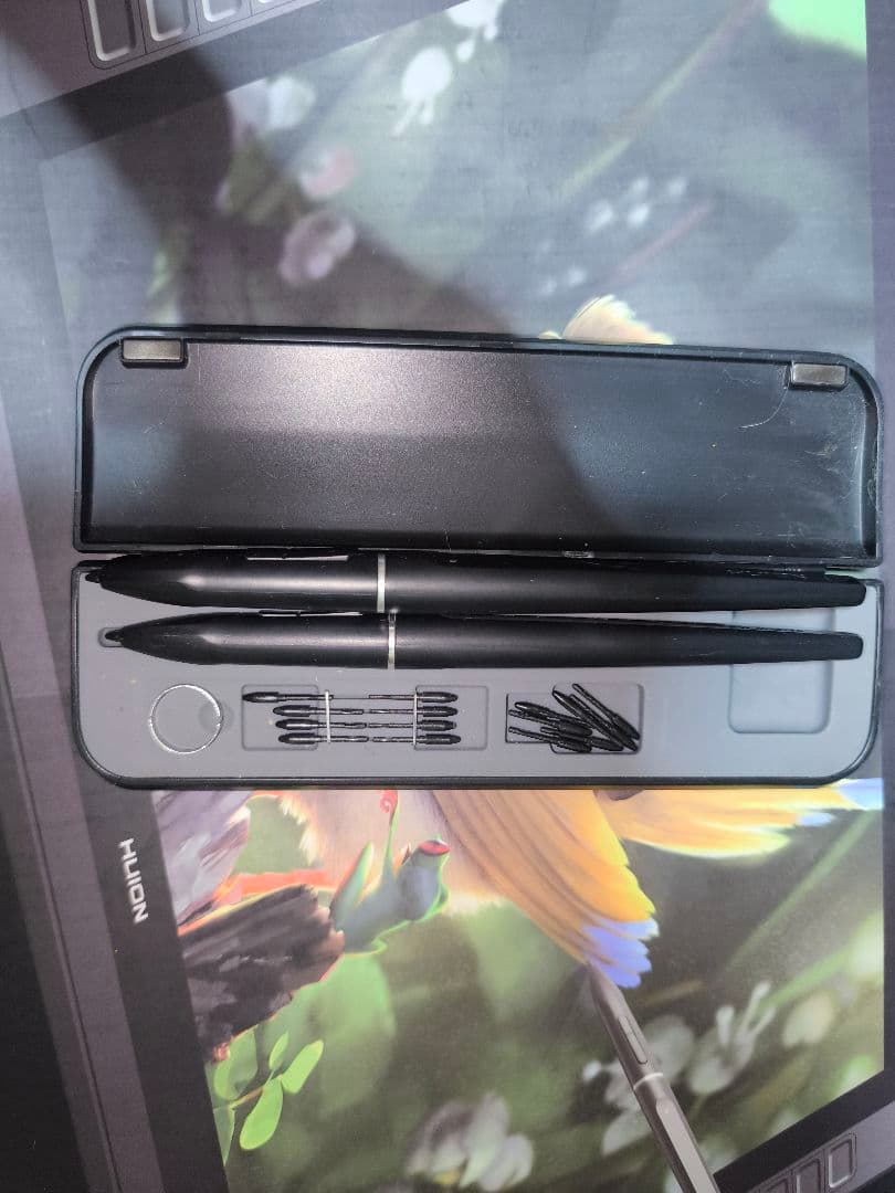 HUION GT-221（付属物完品）サブモニタでの使用可／モニターアーム追加可