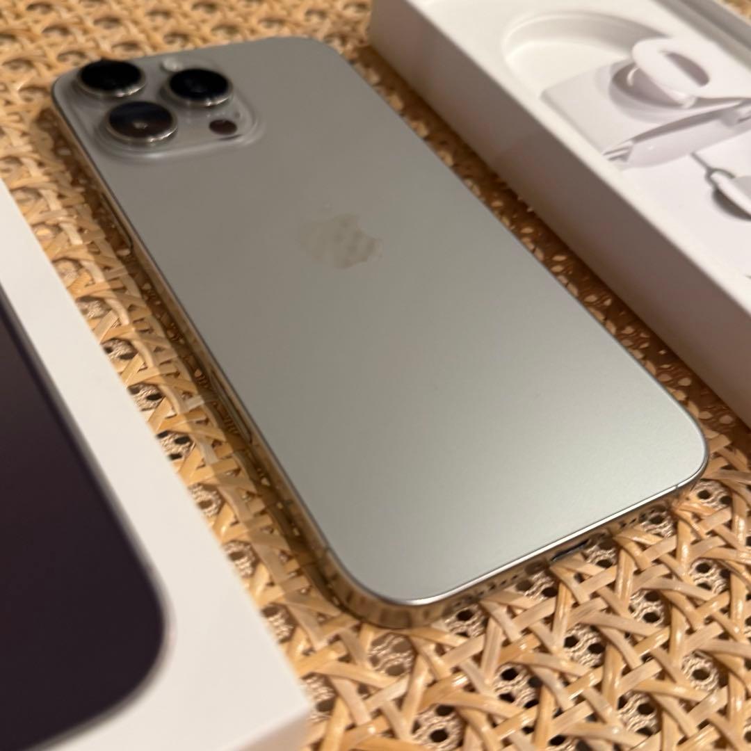 【最終値下げ】美品！ iPhone 16pro max ナチュラルチタニウム