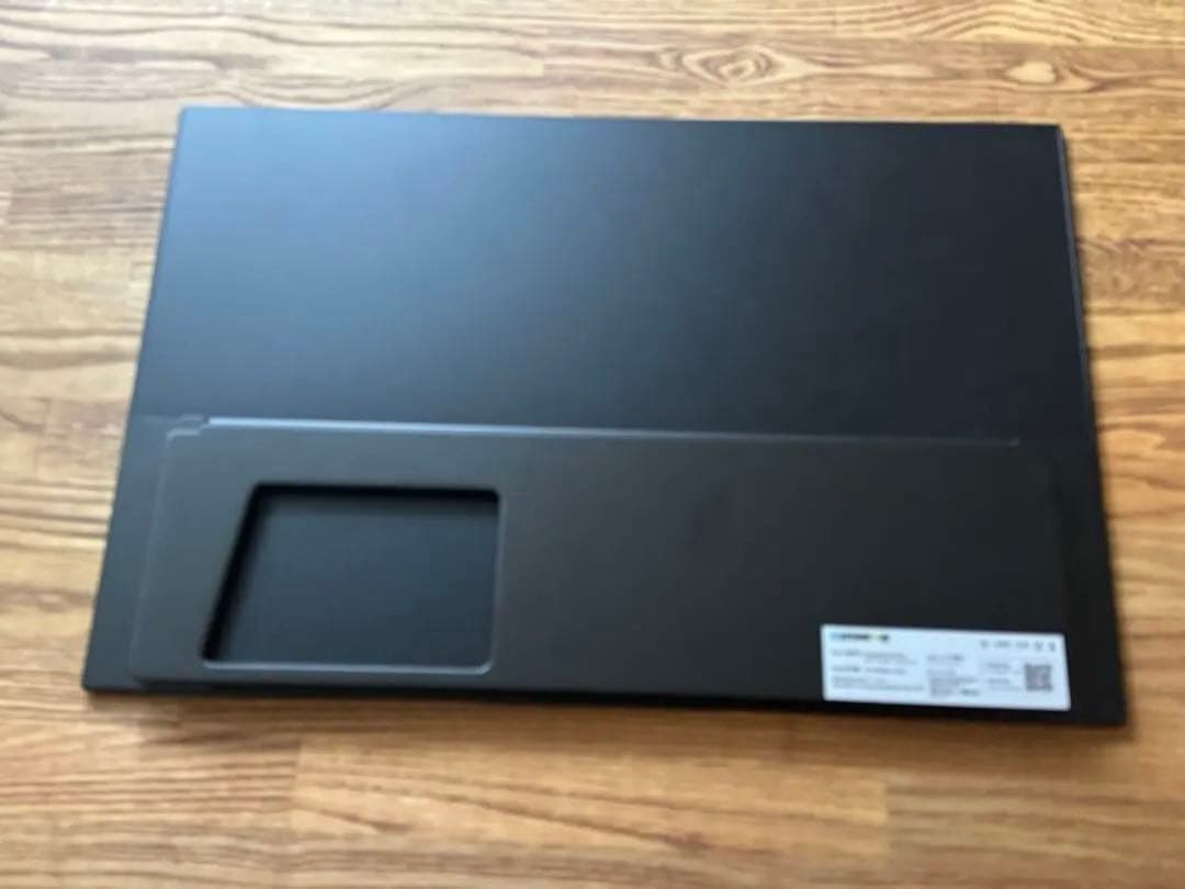 17インチ モバイルモニター