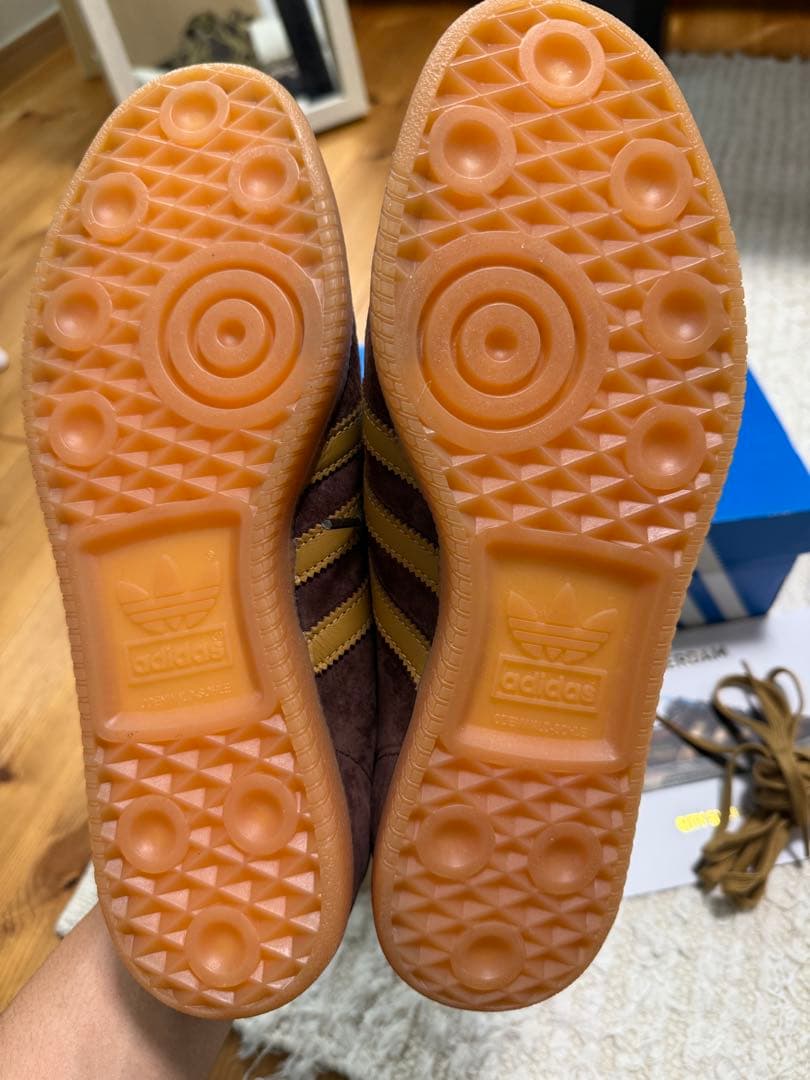 adidas AMSTERDAM ブラウン ゴールド