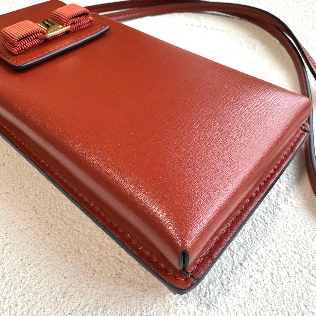 FERRAGAMO フェラガモ スマートフォンケース スマホショルダー 2way