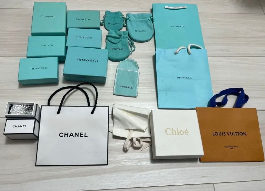 ティファニー　CHANEL ヴィトン　空箱　ショッパー