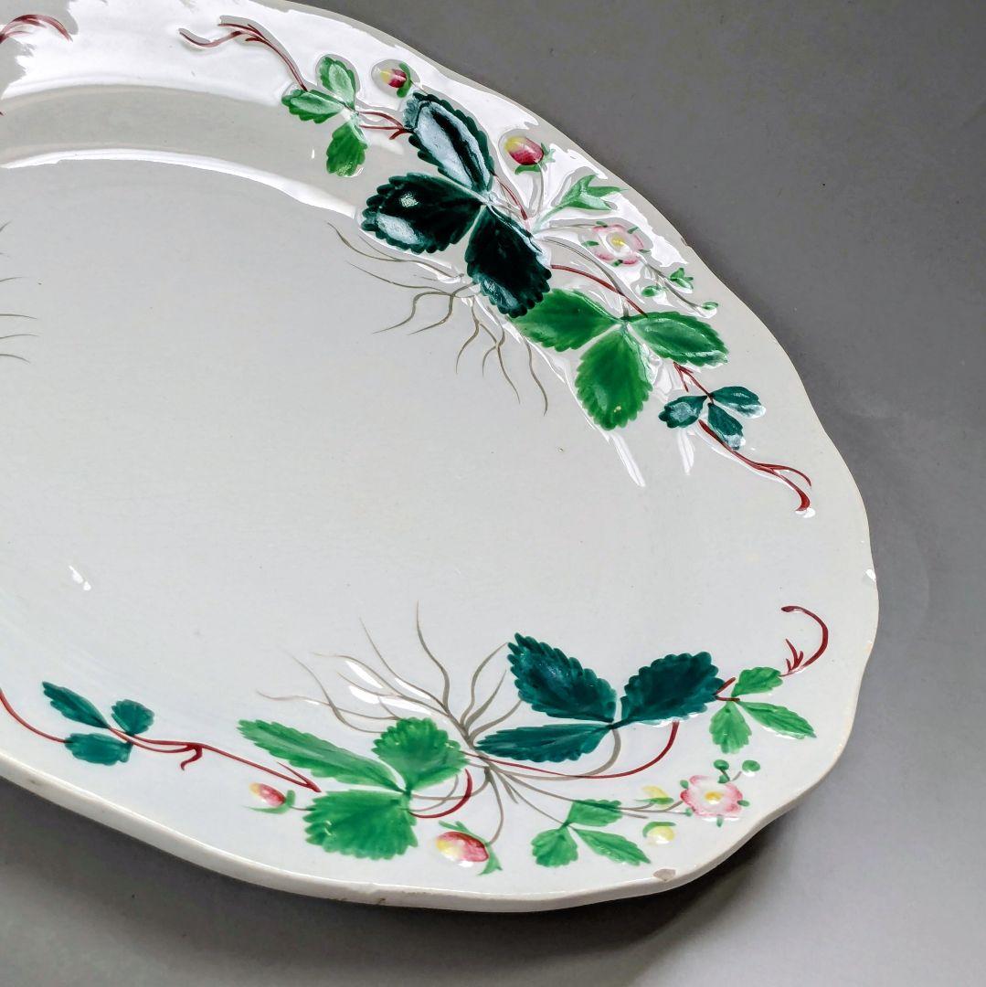 クレイユモントロー バルボティーヌの苺皿 FRAISE レリーフプレート