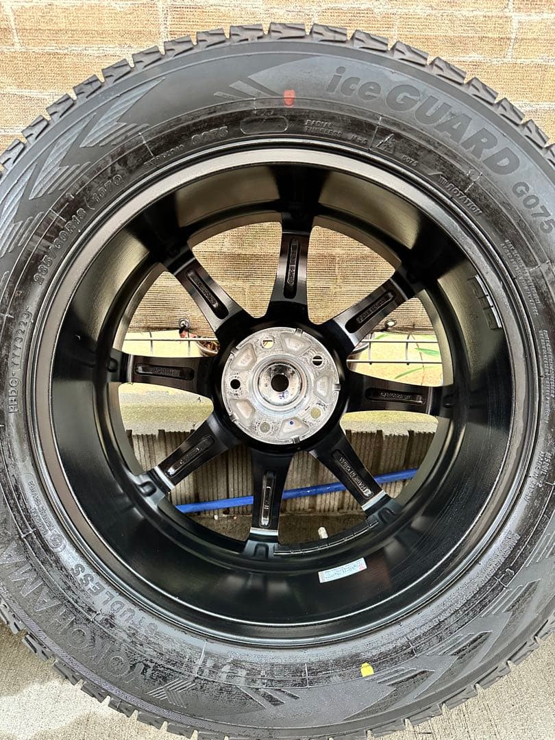 【235/60/R18】送料込み　スタッドレスタイヤ　ホイール付き　CX-60等