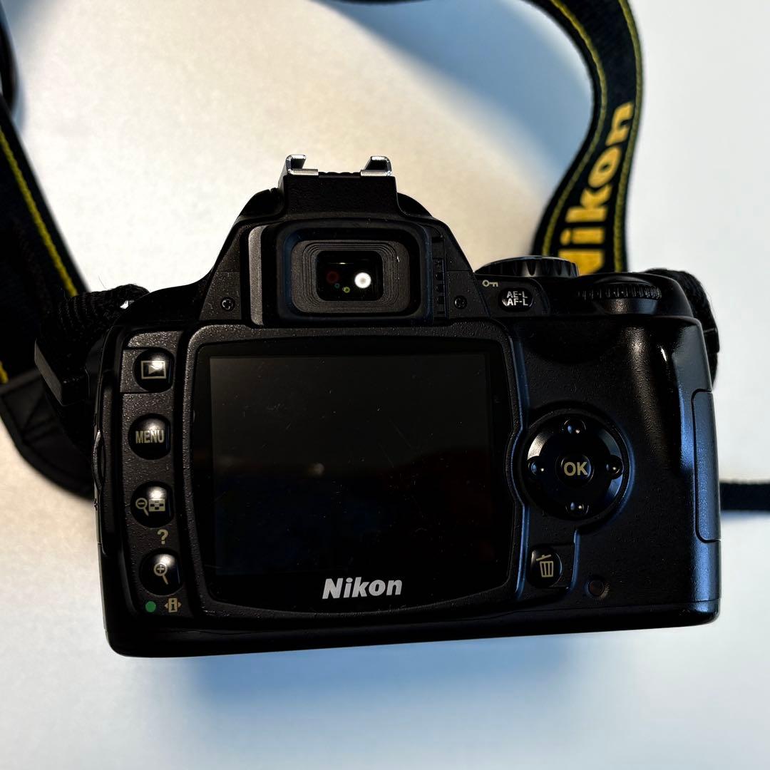 Nikon デジタル一眼レフカメラ D40 レンズ付き