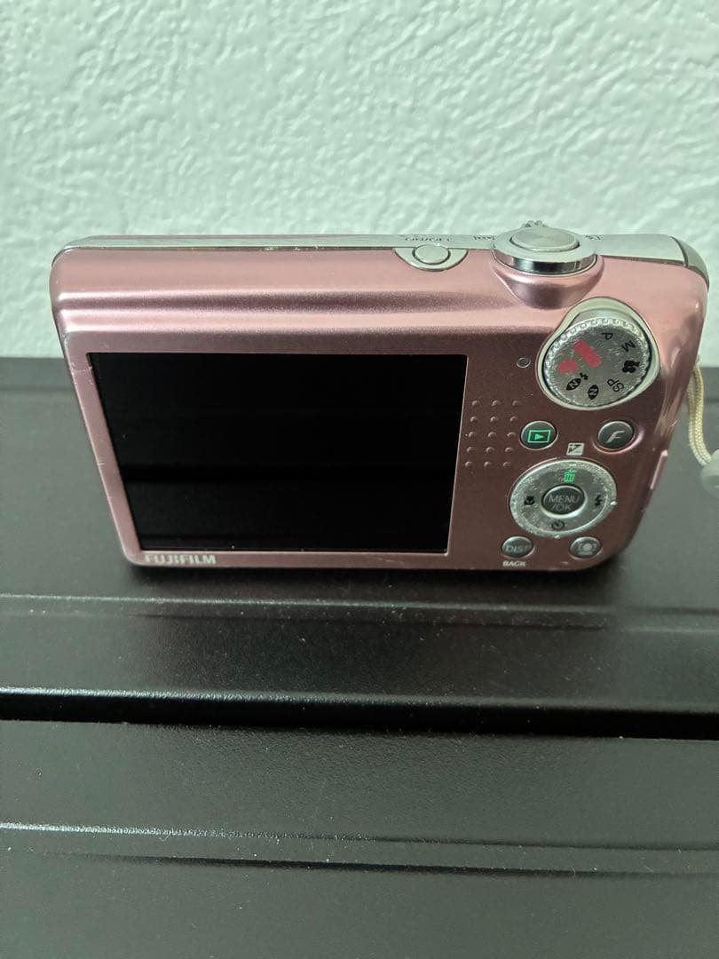 美品　FUJIFILM FinePix F70EXR ピンク＃A289