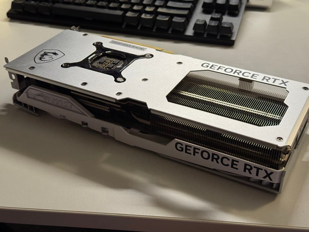 MSI GeForce RTX 4070 Ti Super ホワイト