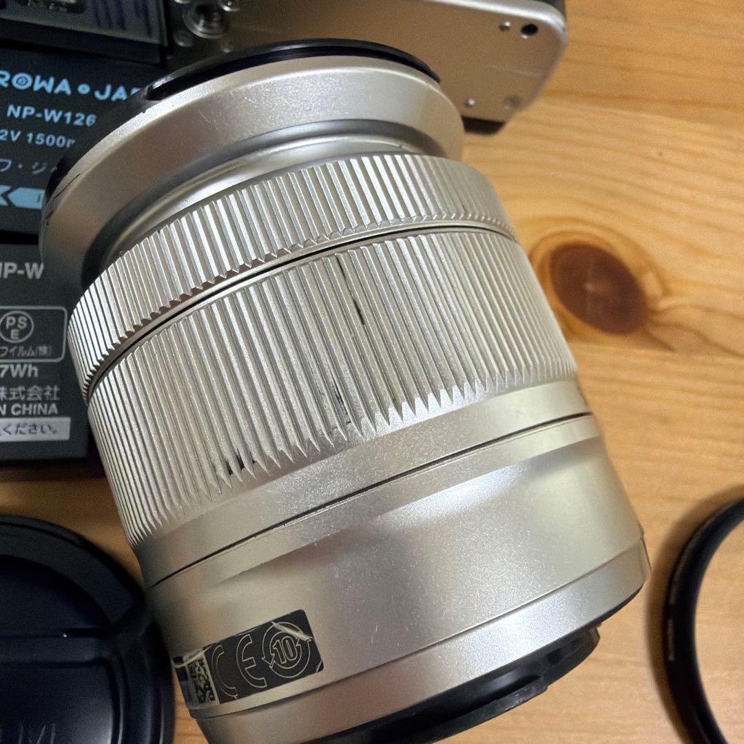 Fujifilm X-A1 ミラーレスカメラ 本体+レンズ