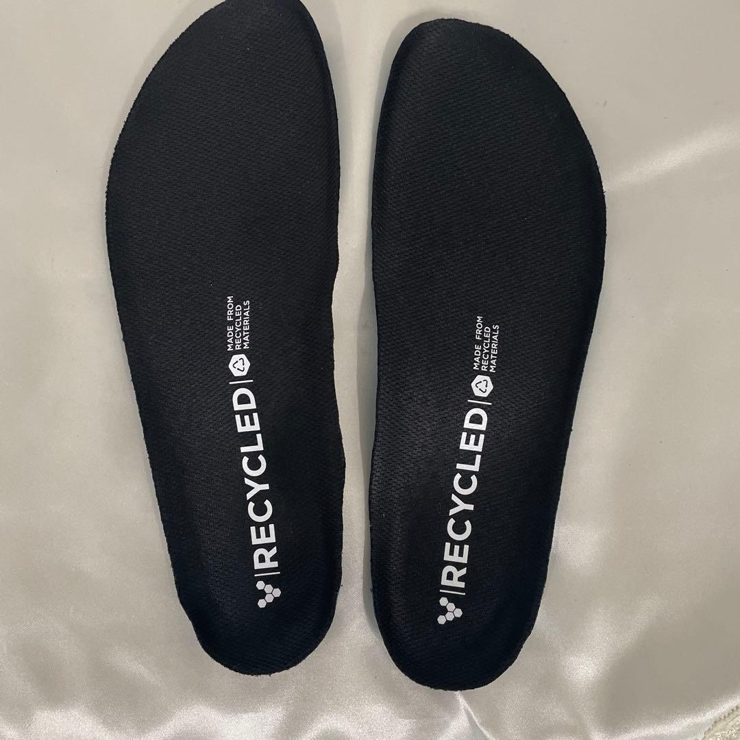 VIVOBAREFOOT ブラック フラットシューズ