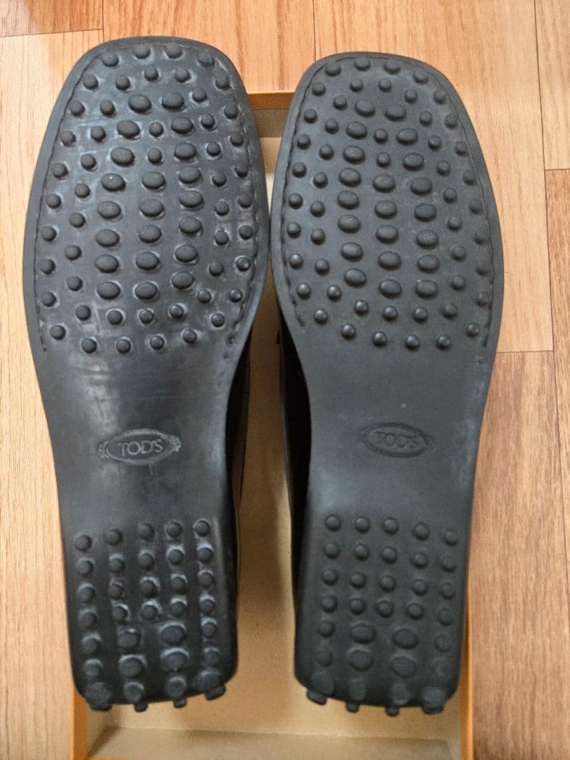 007　TOD'S 　ドライビングシューズ エナメル