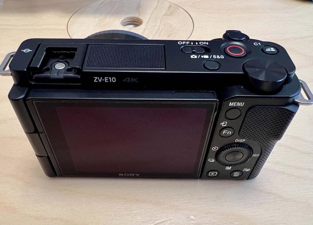 【美品】SONY ZV-E10 VLOGCAM ボディ ＋充電器＋予備バッテリー