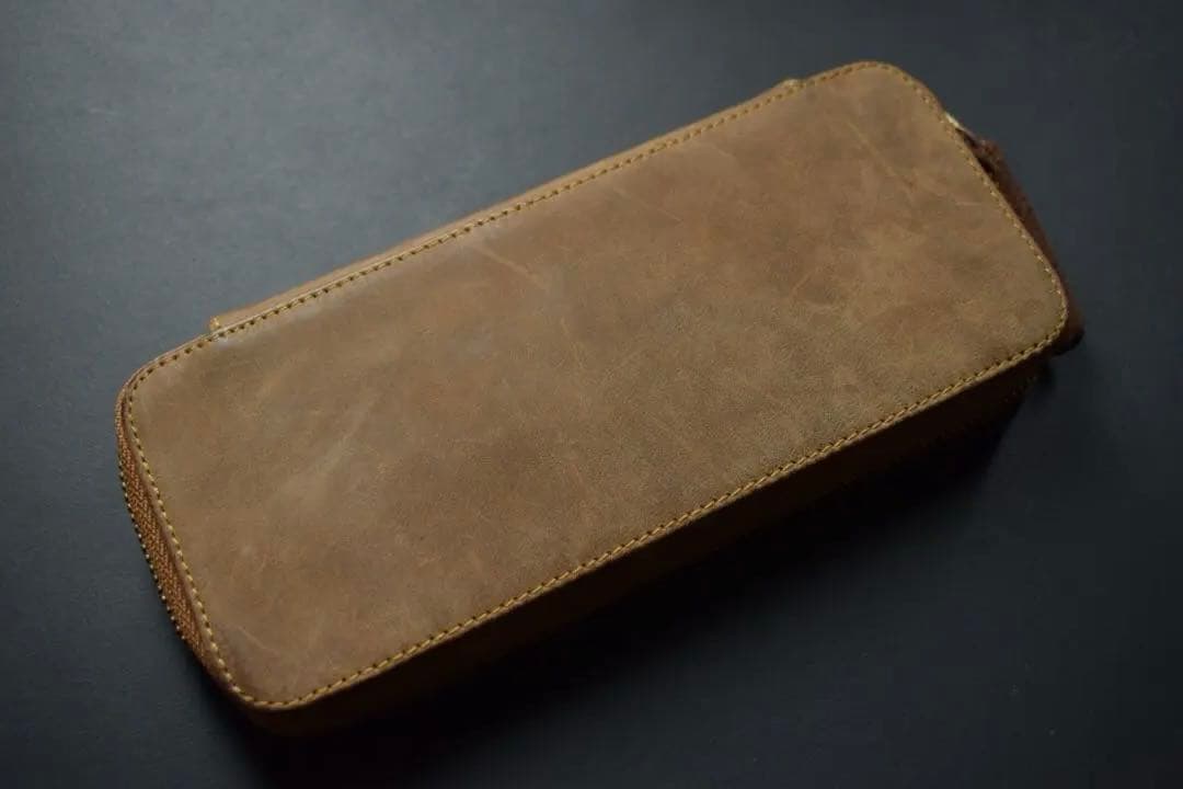 バハギア ラウンドジップ型 ペンケース クレイジーホース革 ブラウン