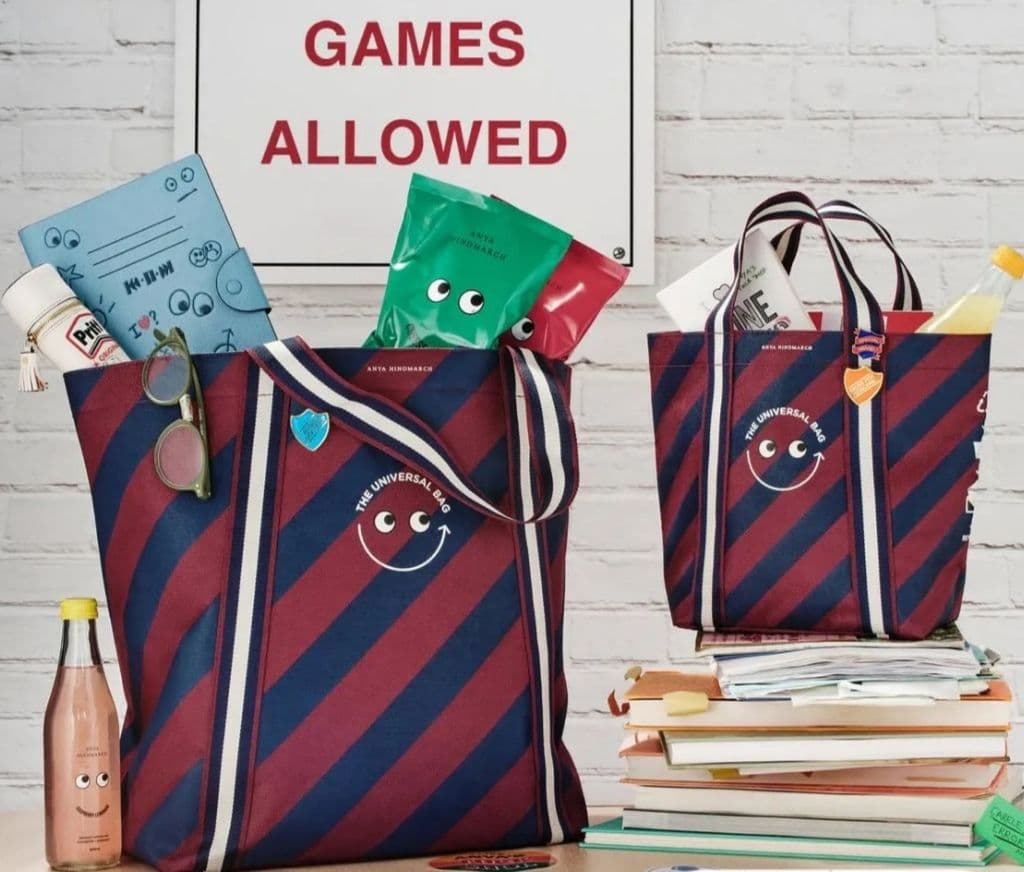 【最新作！イギリス限定！アニヤ・ハインドマーチ　ミニユニバーサルバック】