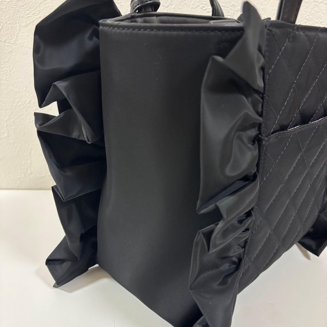 DIANA ダイアナ フリル付き キルティングバッグ ブラック