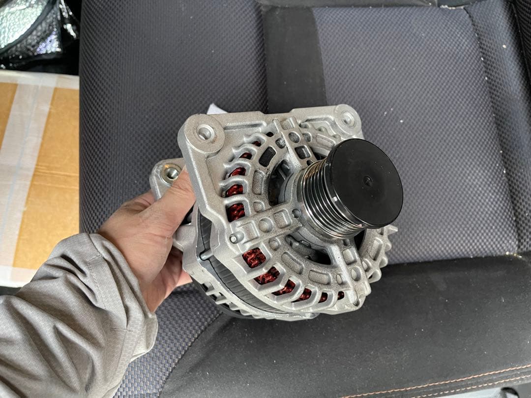 超美品　C25セレナ　リビルトオルタネーター　23100-EN000