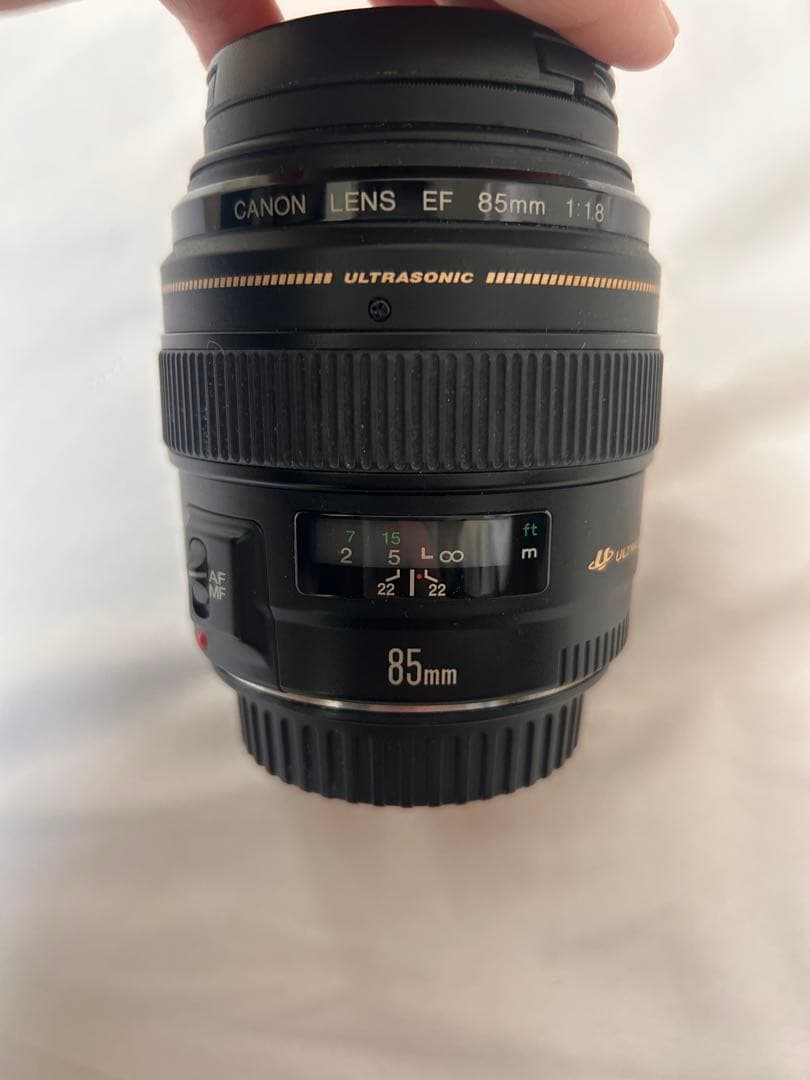 Canon EF 85mm f/1.8 レンズ　単焦点