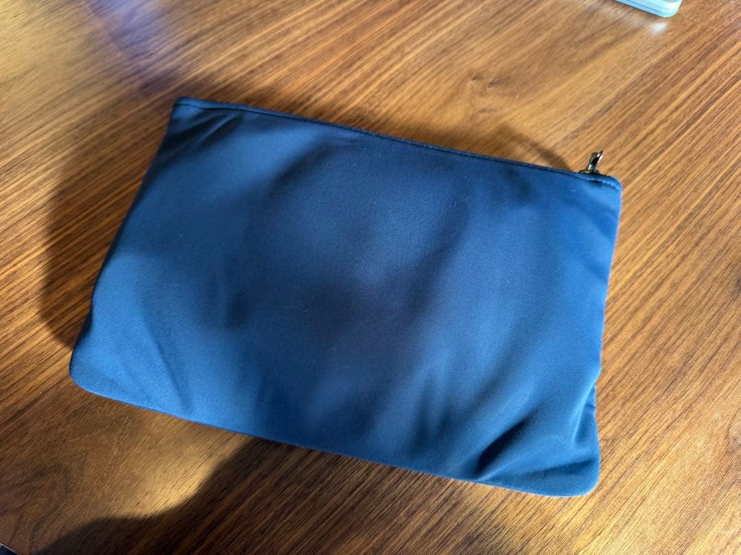 HERMÈS Bain ネイビー ポーチ