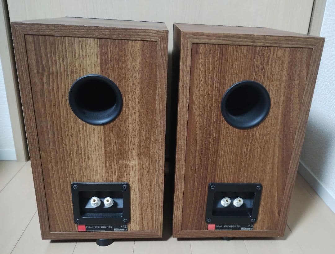 【美品】DALI ZENSOR3 インシュレーター付き