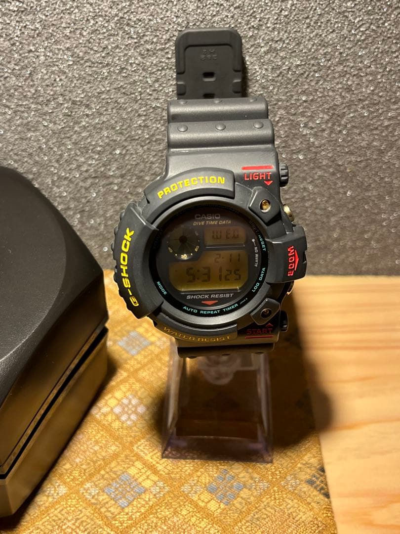 一*送様 CASIO G-SHOCK DW-6300-1B 初代フロッグマン