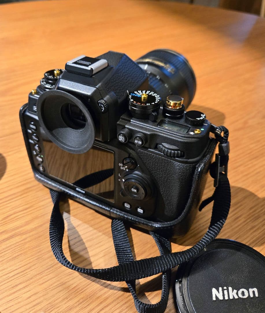 Nikon Df ゴールドエディション レンズ2本付き 【ショット数9351枚】