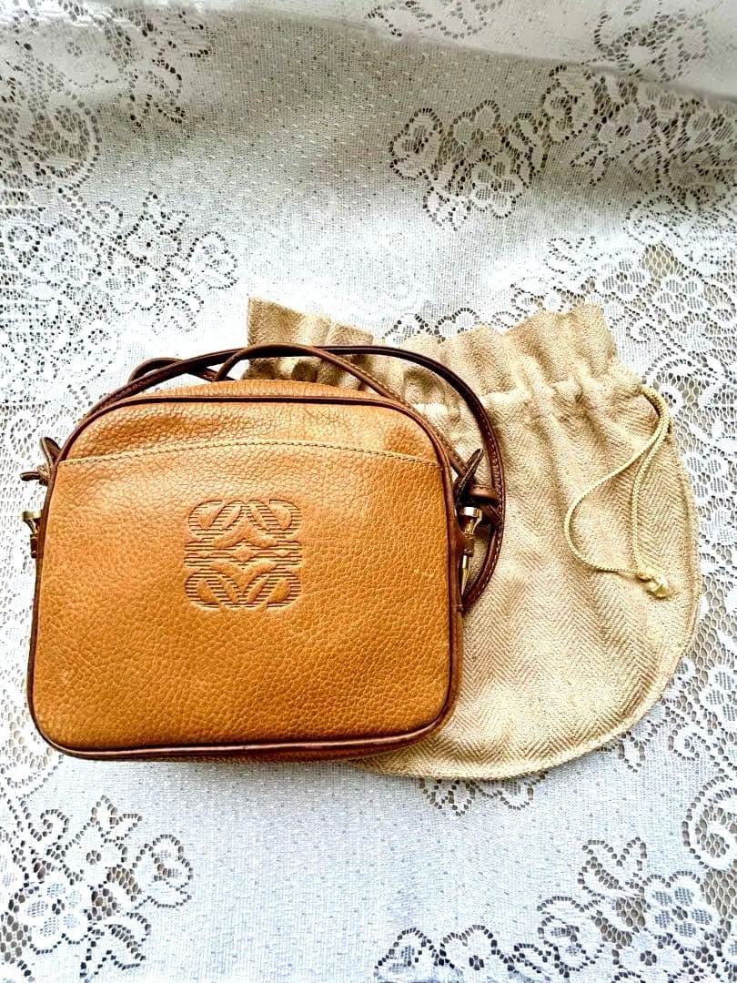 ロエベ　ショルダーバッグ　キャメル色