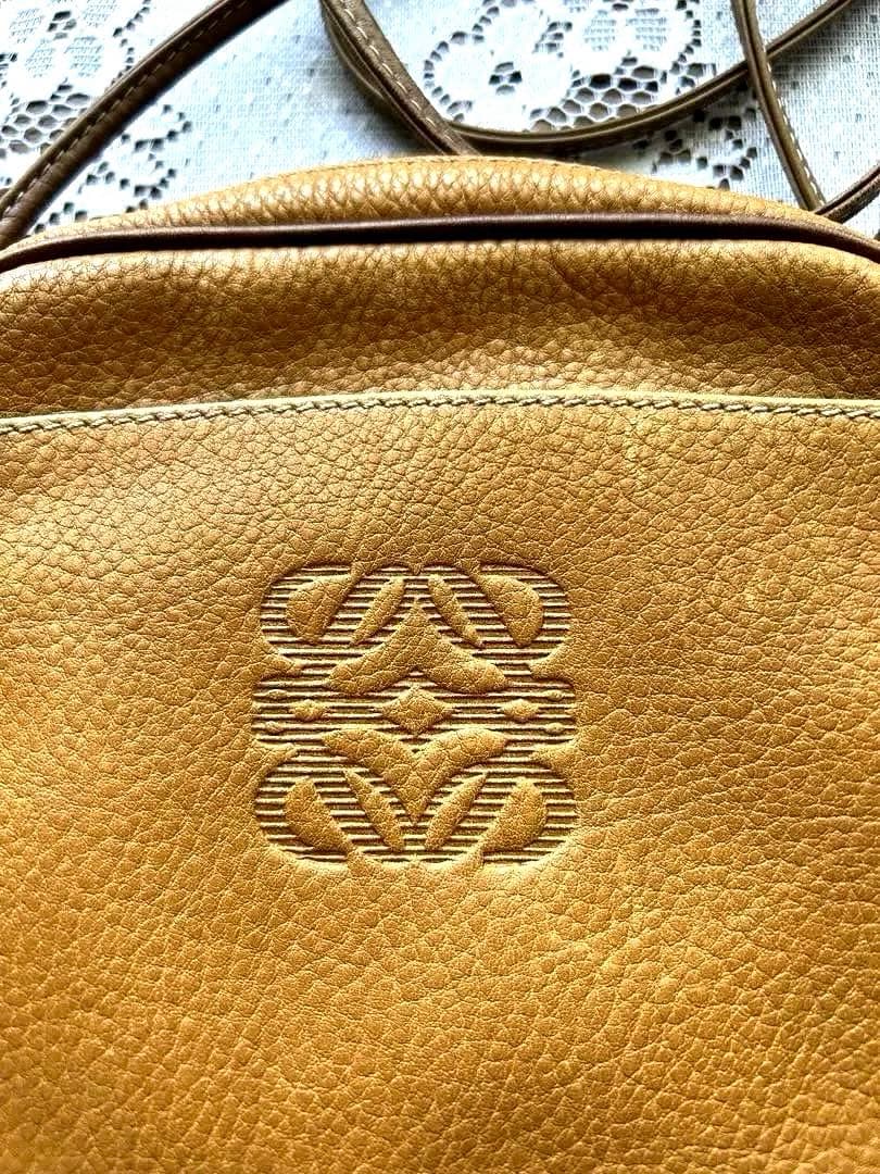 ロエベ　ショルダーバッグ　キャメル色