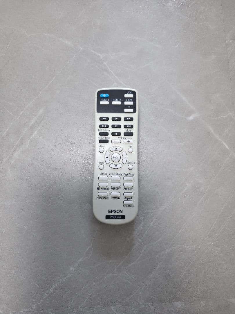 EPSON EH-TW5200 本体+リモコンのみ 電源ケーブル無し