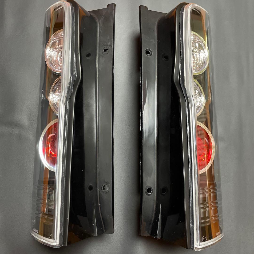 テールランプセット　キャラバンe25