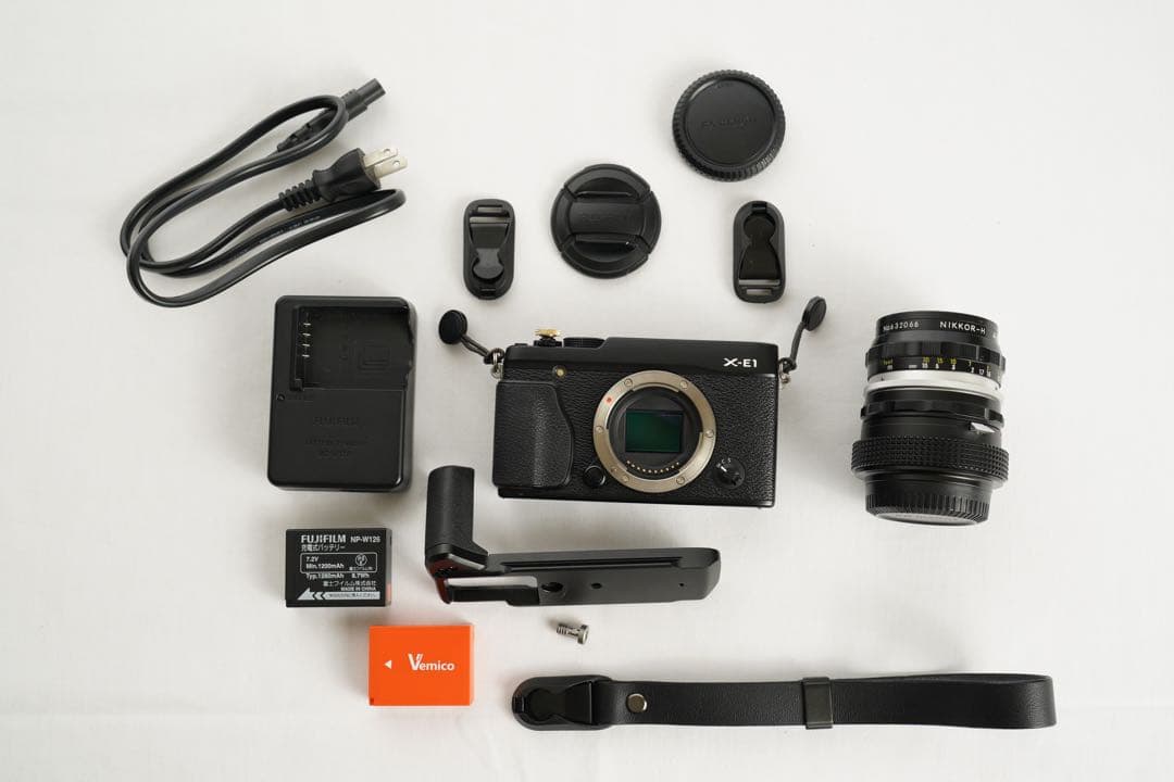 Fujifilm X-E1 ミラーレスカメラ NIKKORレンズほか 付属品多数