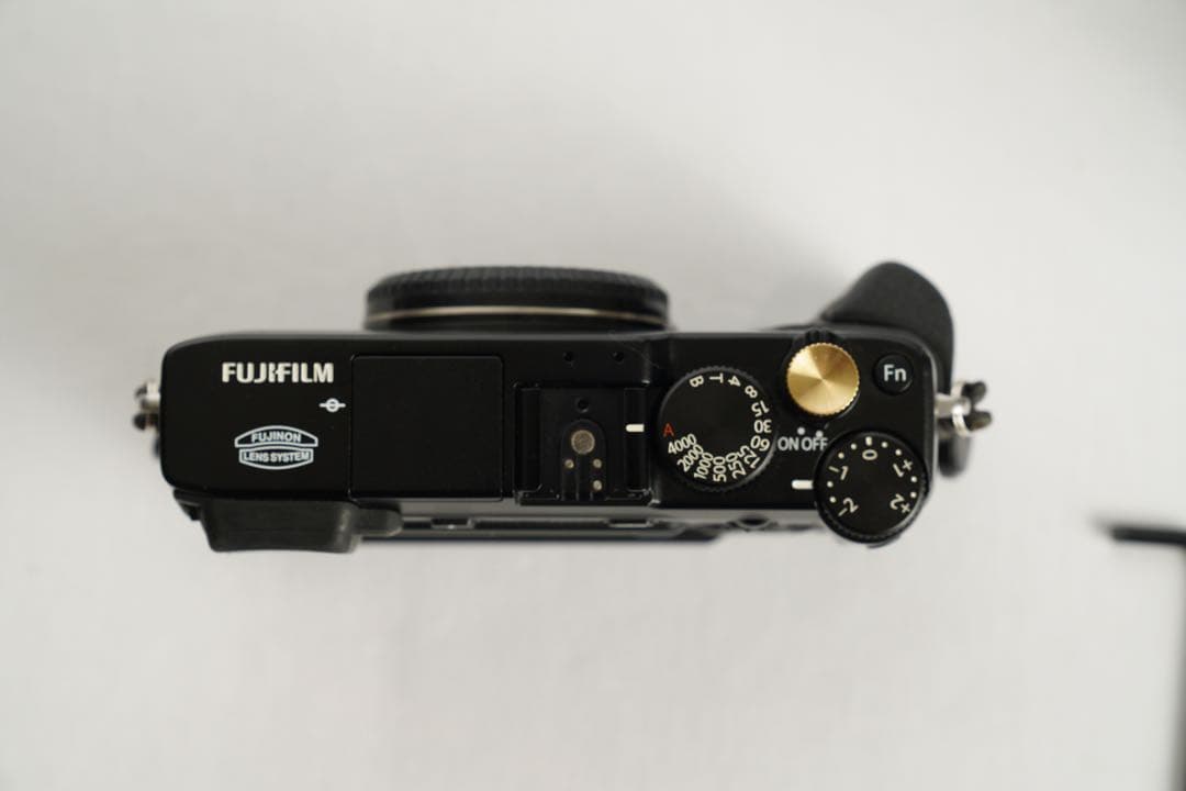 Fujifilm X-E1 ミラーレスカメラ NIKKORレンズほか 付属品多数