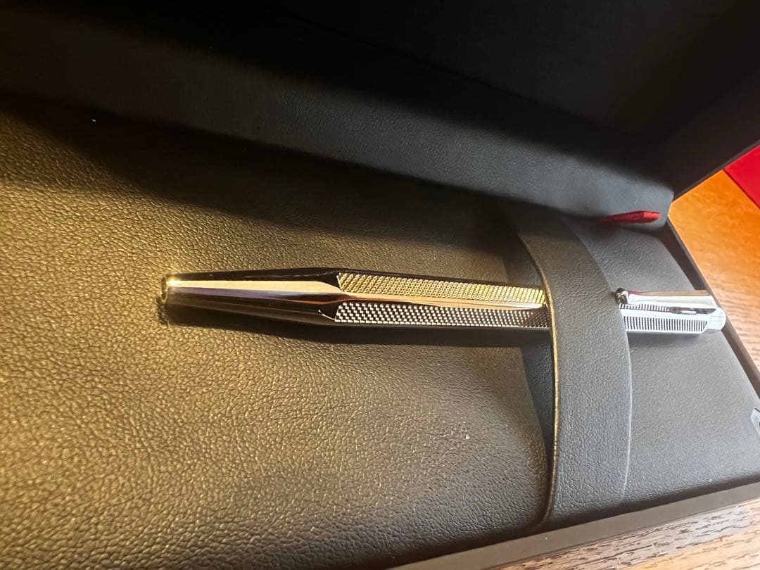 こ*す様 CARAN D'ACHE カランダッシュ　エクリドール　レトロシルバー