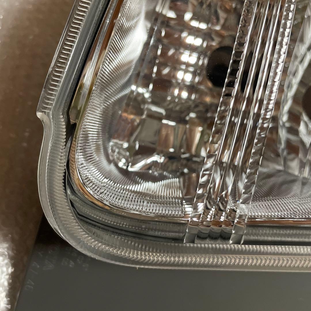 トヨタ純正プリウスα 左テールランプ　STANLEY47-46