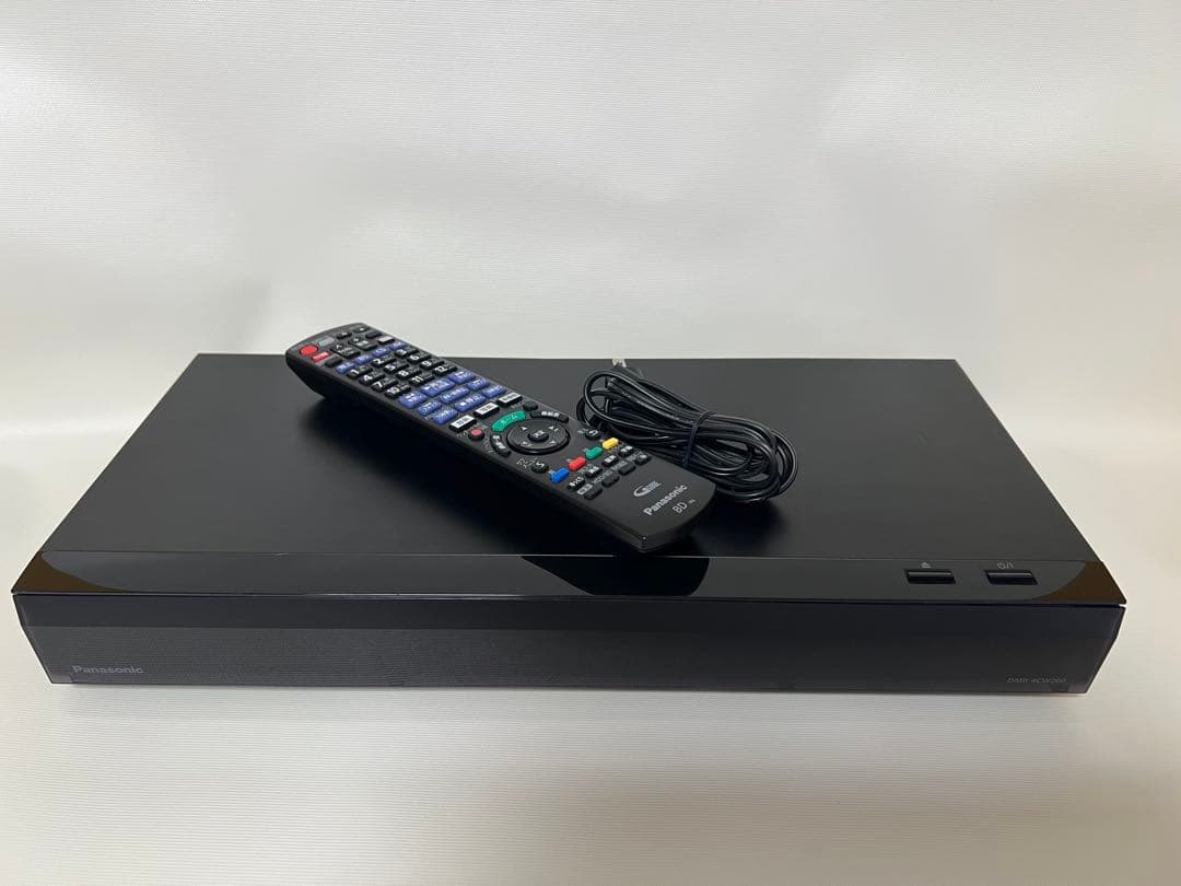 4K対応3番組同録Panasonic ブルーレイレコーダーDMR-4CW200