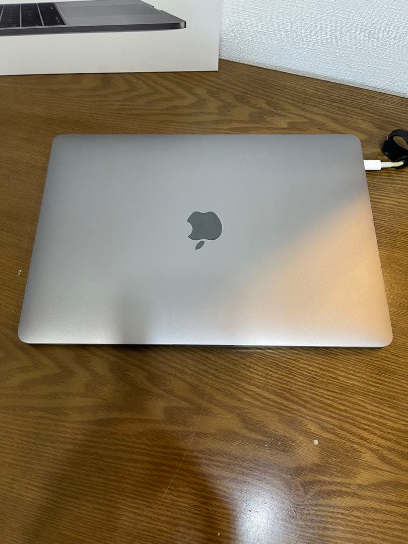MacBook Pro 13インチ 2018 i7 16GB 512GB SSD