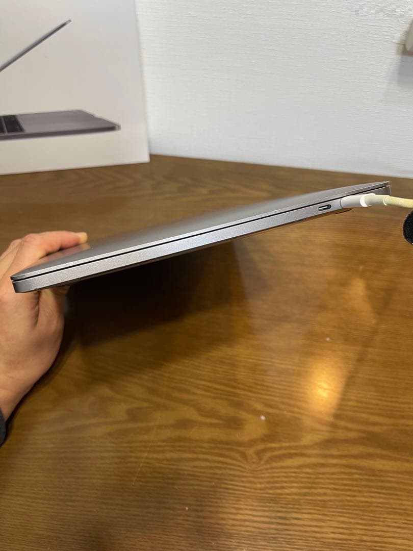 MacBook Pro 13インチ 2018 i7 16GB 512GB SSD